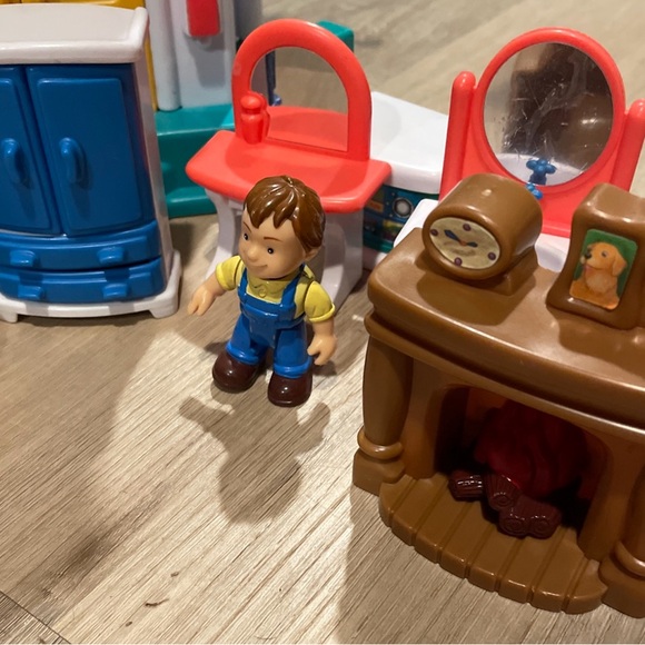 Keenway My Happy Family Doll House with accessories & sounds! - Picture 2 of 6